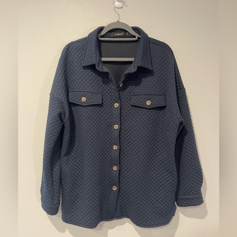 Women’s Quilted Button Up‎ Shirt Size Large